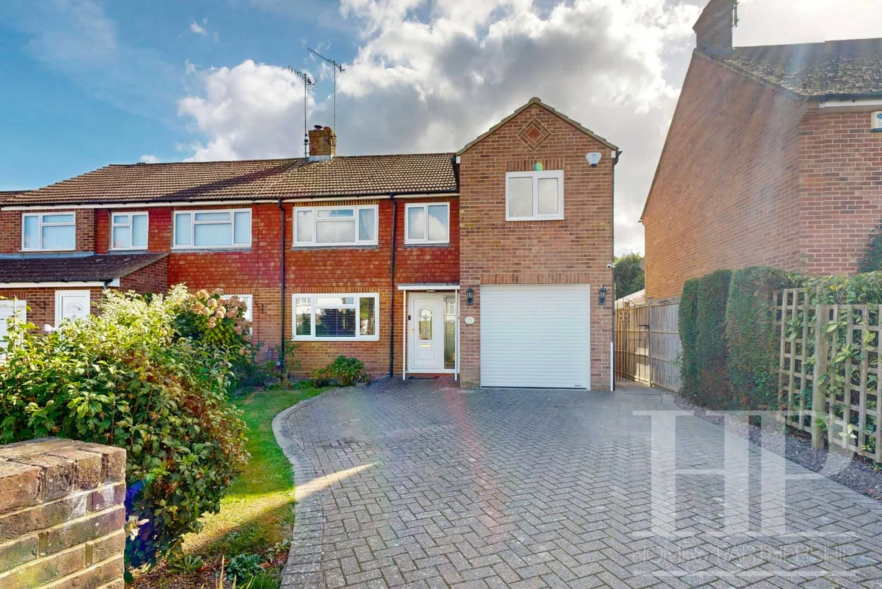 4 bed house for sale, Church Lane, Copthorne, RH10