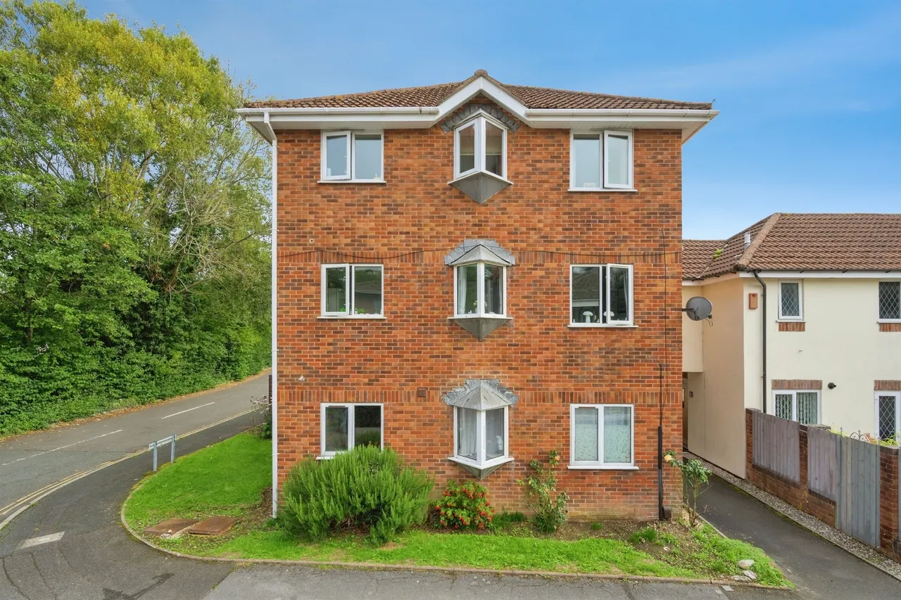 2 bed flat for sale, Tory Brook Court, Plymouth, PL7