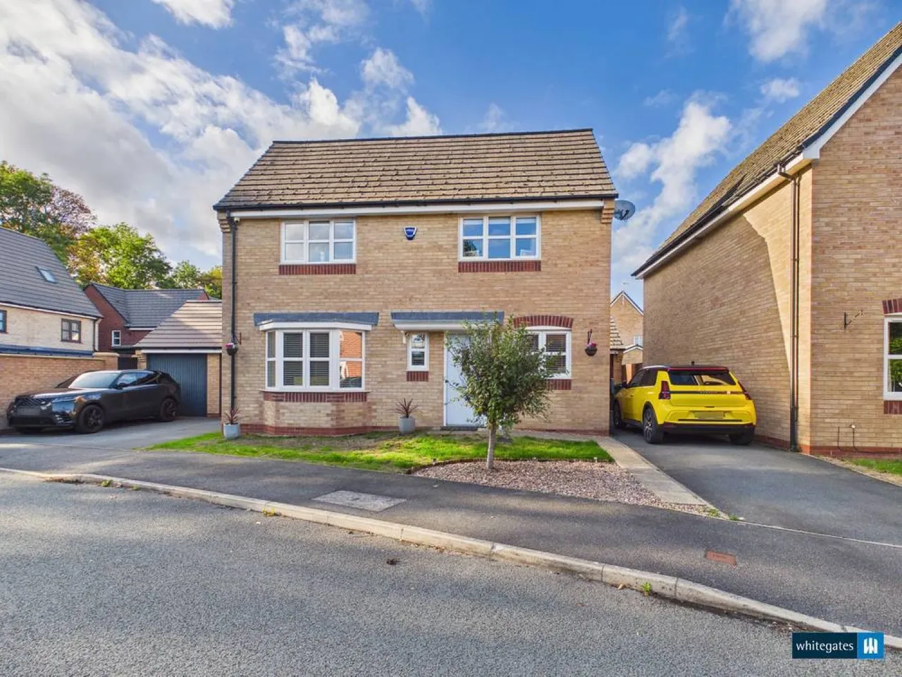 4 bed house for sale, Pentre Court, Gatewen Village, LL11