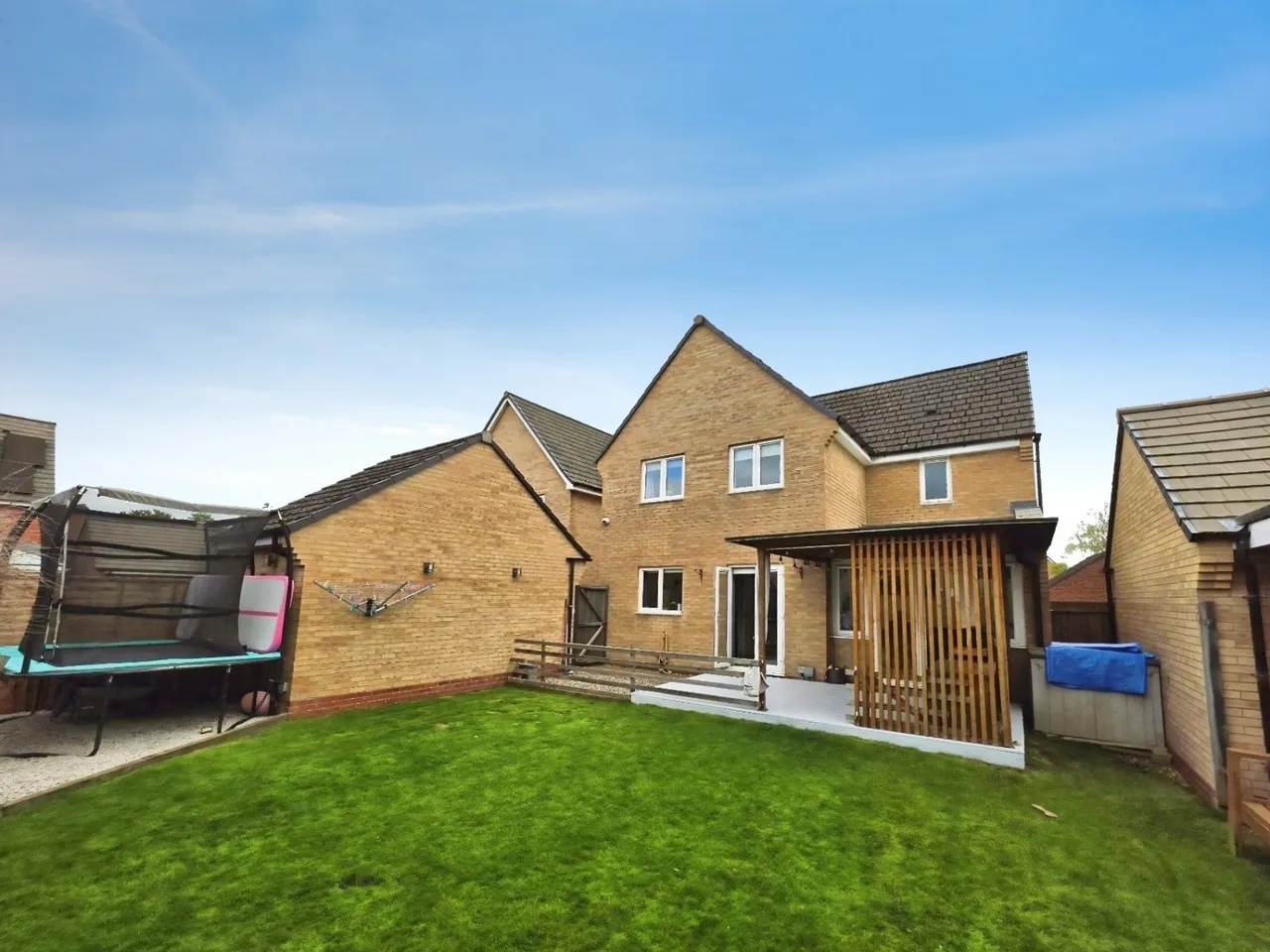 Pentre Court, Gatewen Village, LL11, photo 2