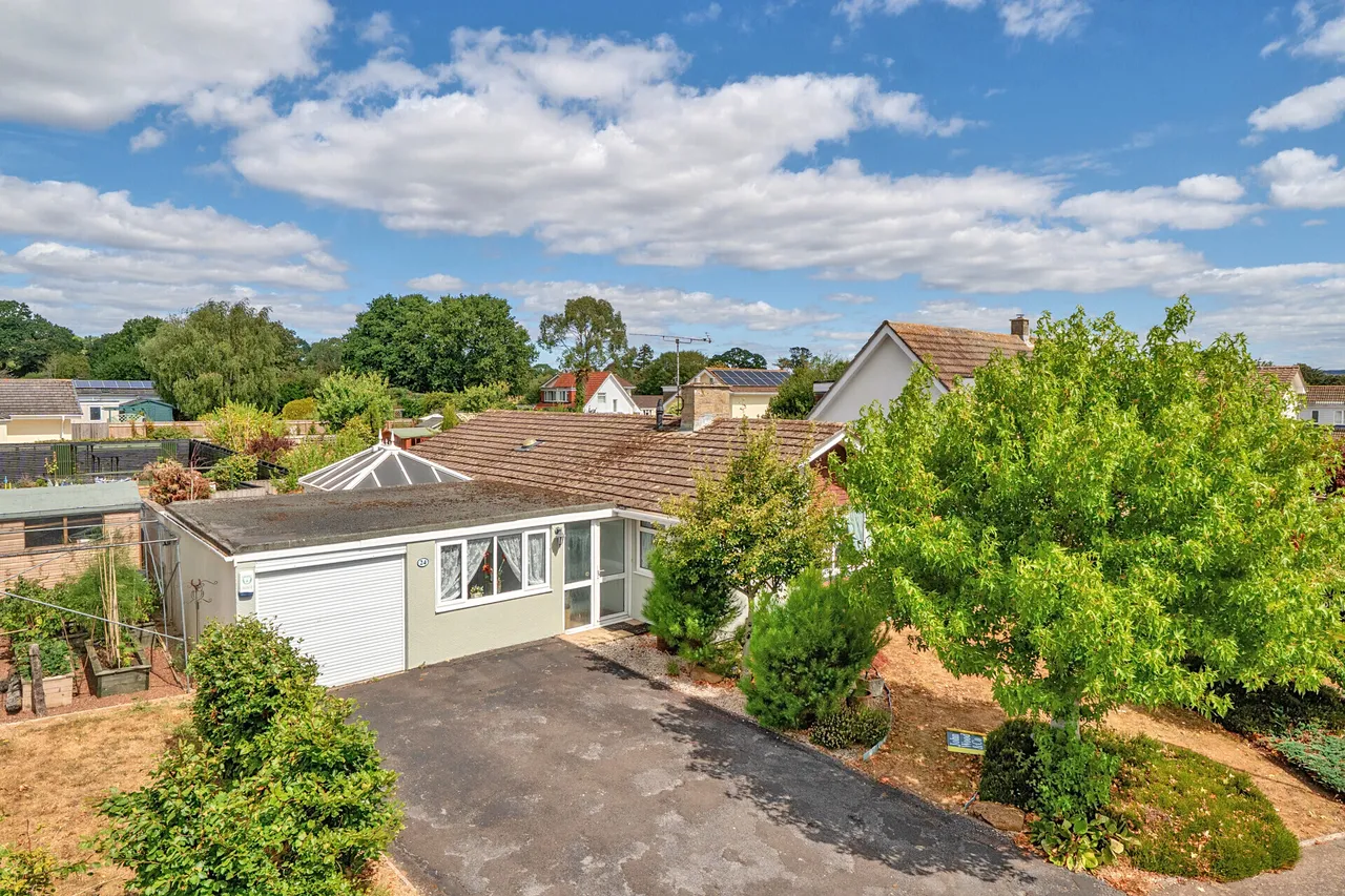 3 bed property for sale — Springfields, Colyford, Colyton, Devon, EX24