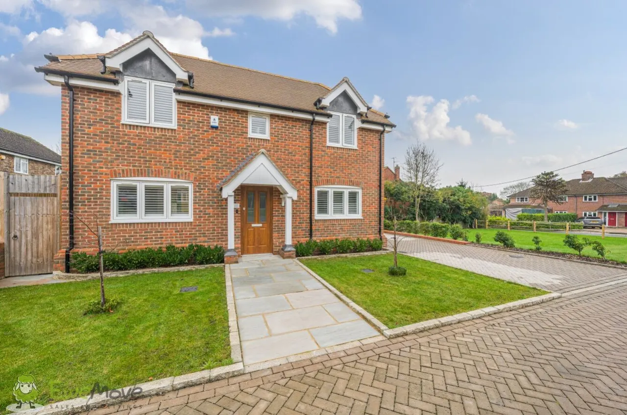 2 bed house for sale, Cherry Close, Tadley, RG26