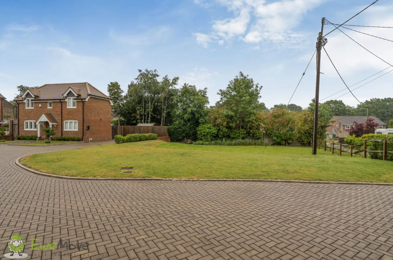 Cherry Close, Tadley, RG26, photo 20
