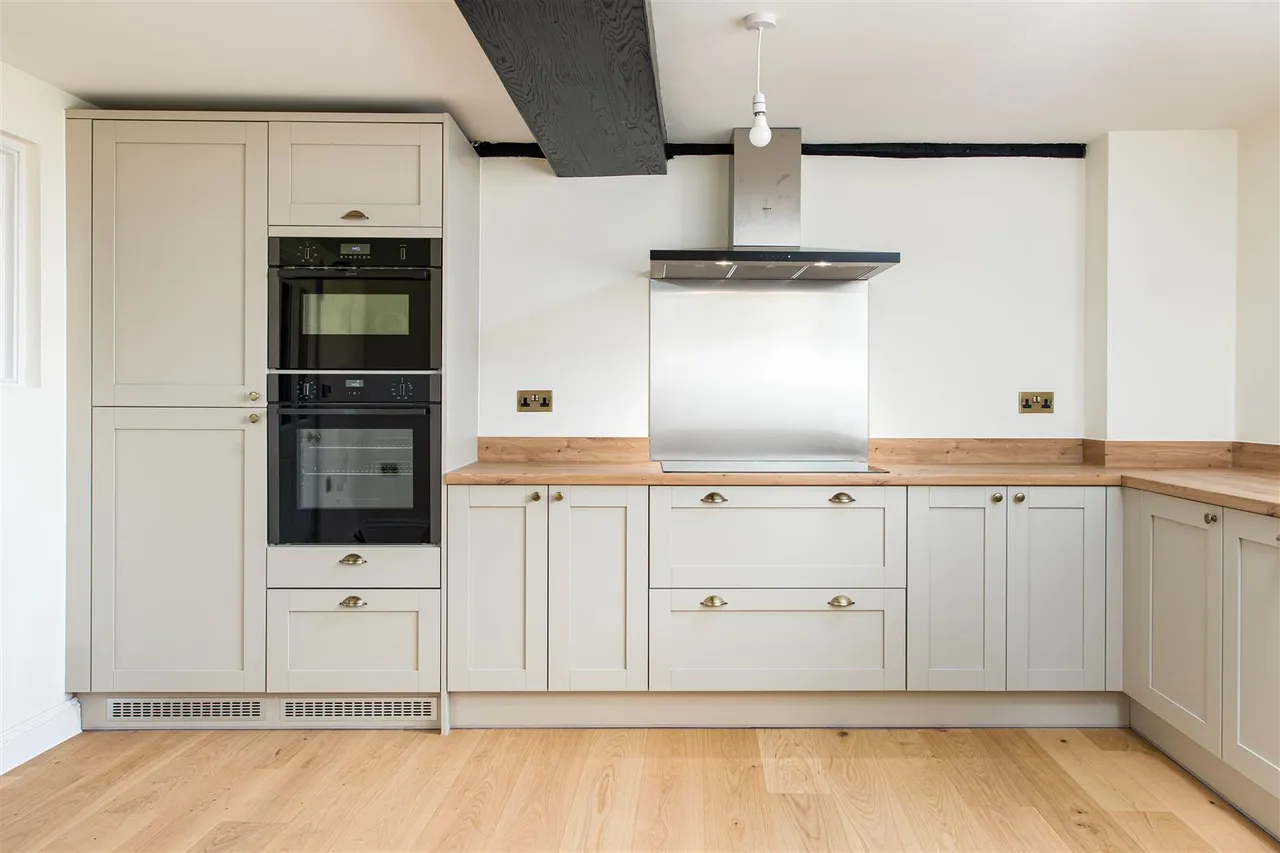 Polebarn Road, Trowbridge, BA14, photo 30