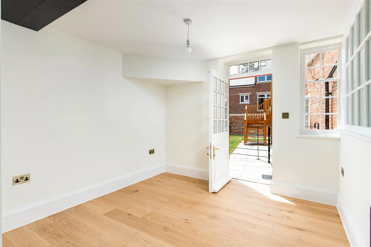 Polebarn Road, Trowbridge, BA14, photo 45