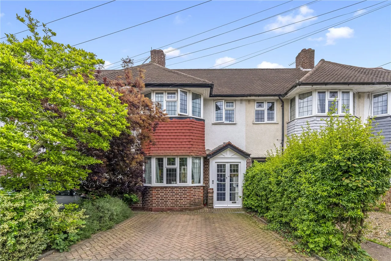 3 bed house for sale — Wiltshire Gardens, Twickenham, TW2 6ND
