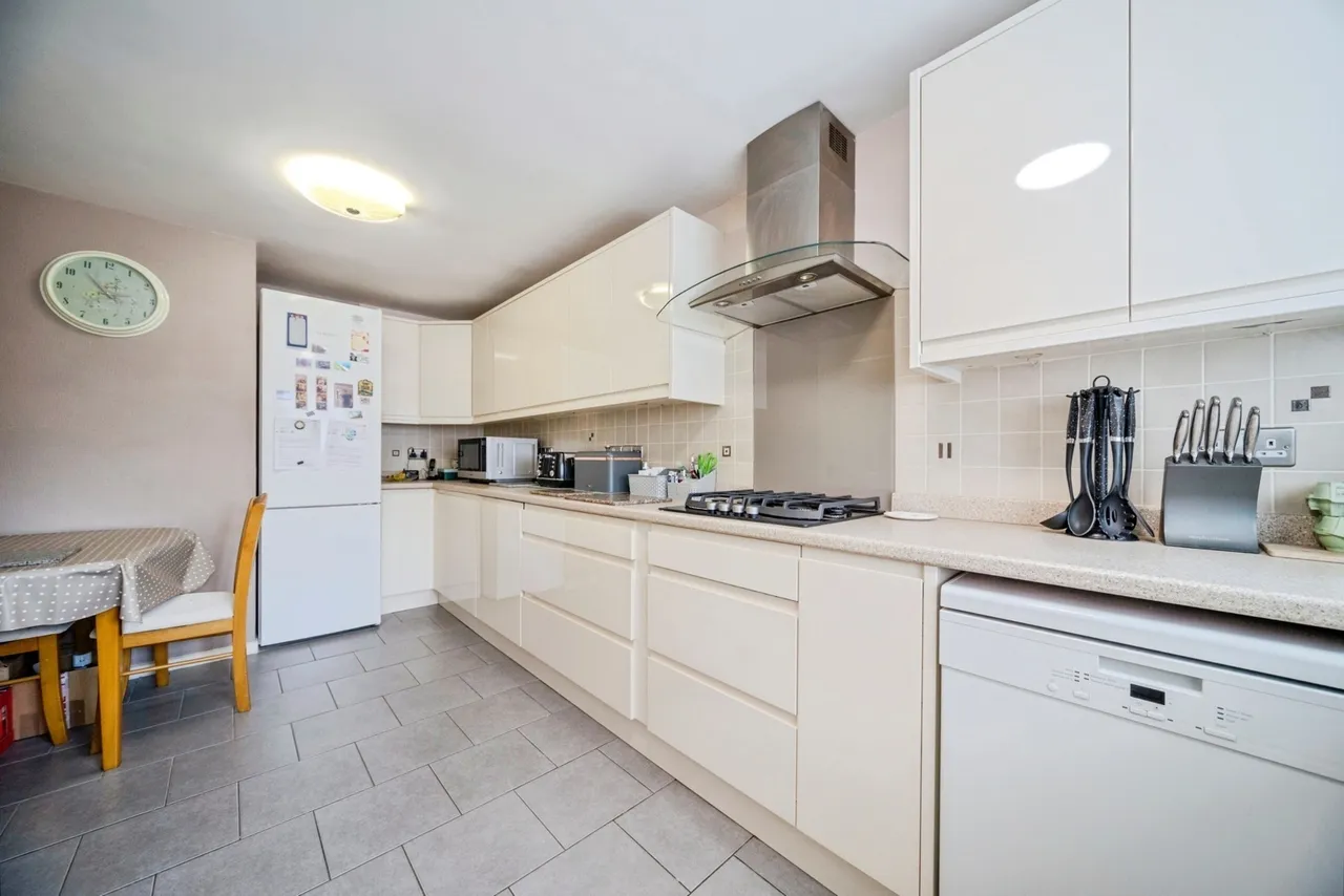 Langdale Close, Bletchley, Milton Keynes, Buckinghamshire, MK2, photo 6