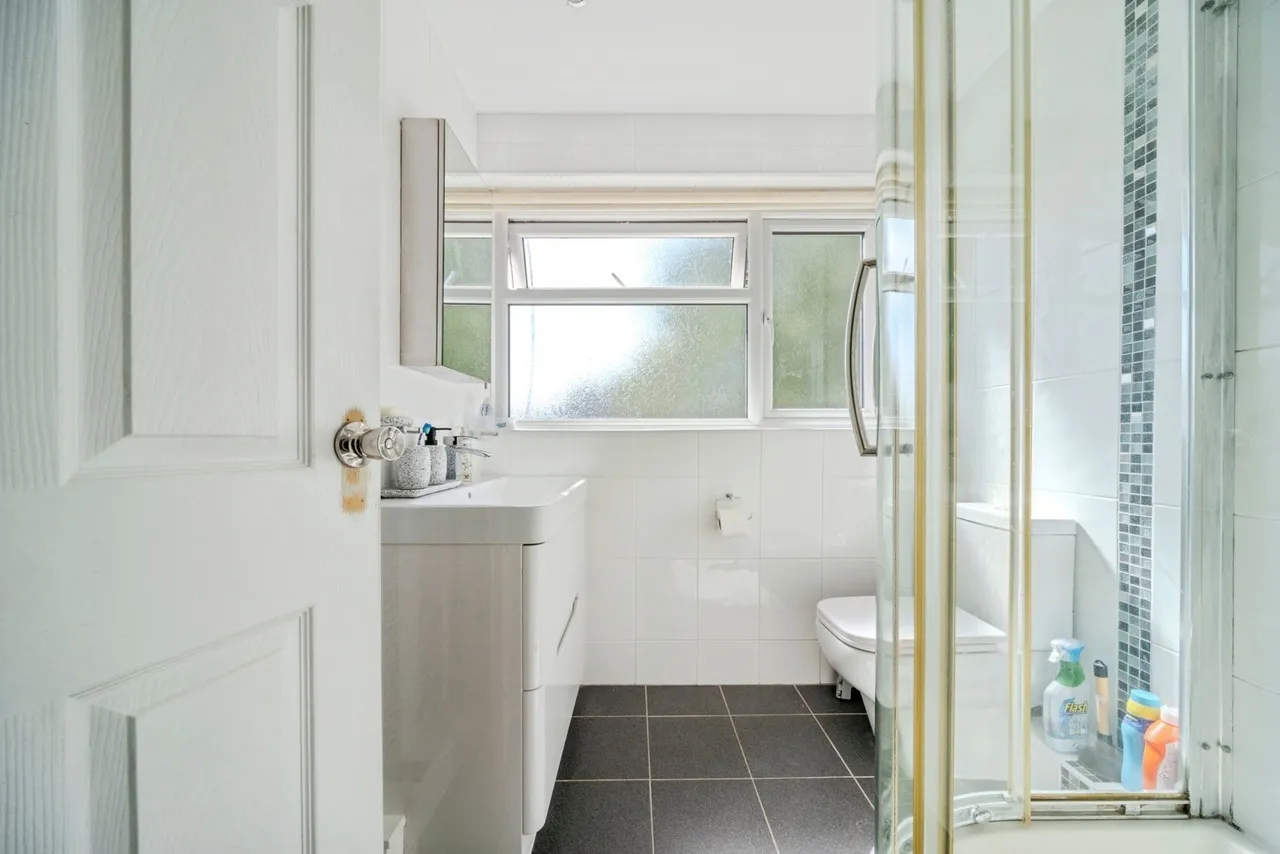 Langdale Close, Bletchley, Milton Keynes, Buckinghamshire, MK2, photo 15