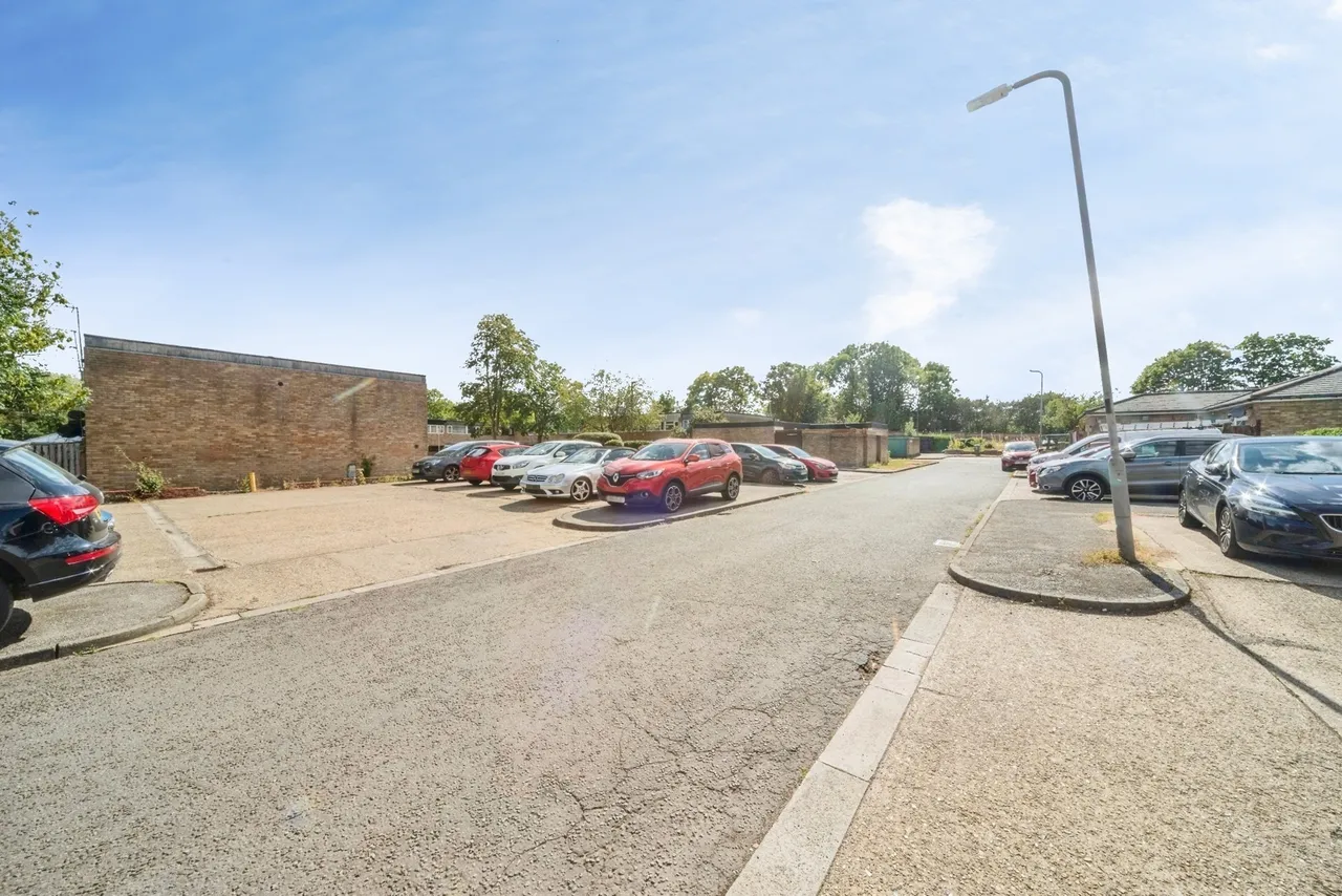 Langdale Close, Bletchley, Milton Keynes, Buckinghamshire, MK2, photo 18