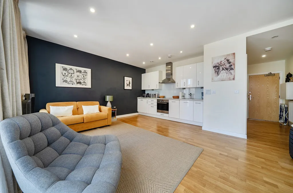 Apartment for sale in Station Road, Sidcup, DA15 7AH, photo 4