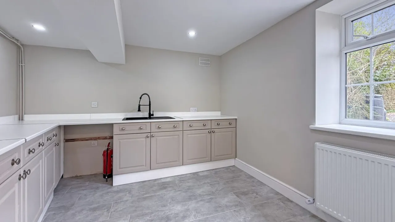 Vicarage Street, Warminster, BA12, photo 10