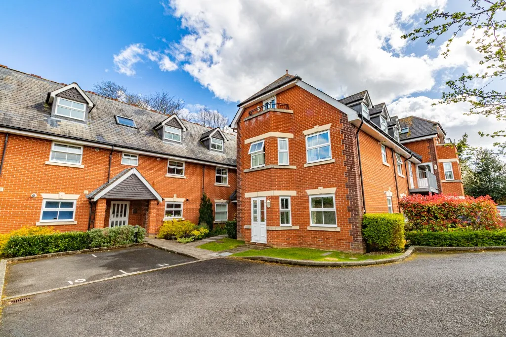 2 bed flat for sale — Kilworth Court, Andover