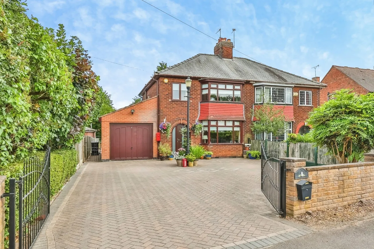 3 bed property for sale — Papplewick Lane, Hucknall, Nottingham, Nottinghamshire, NG15