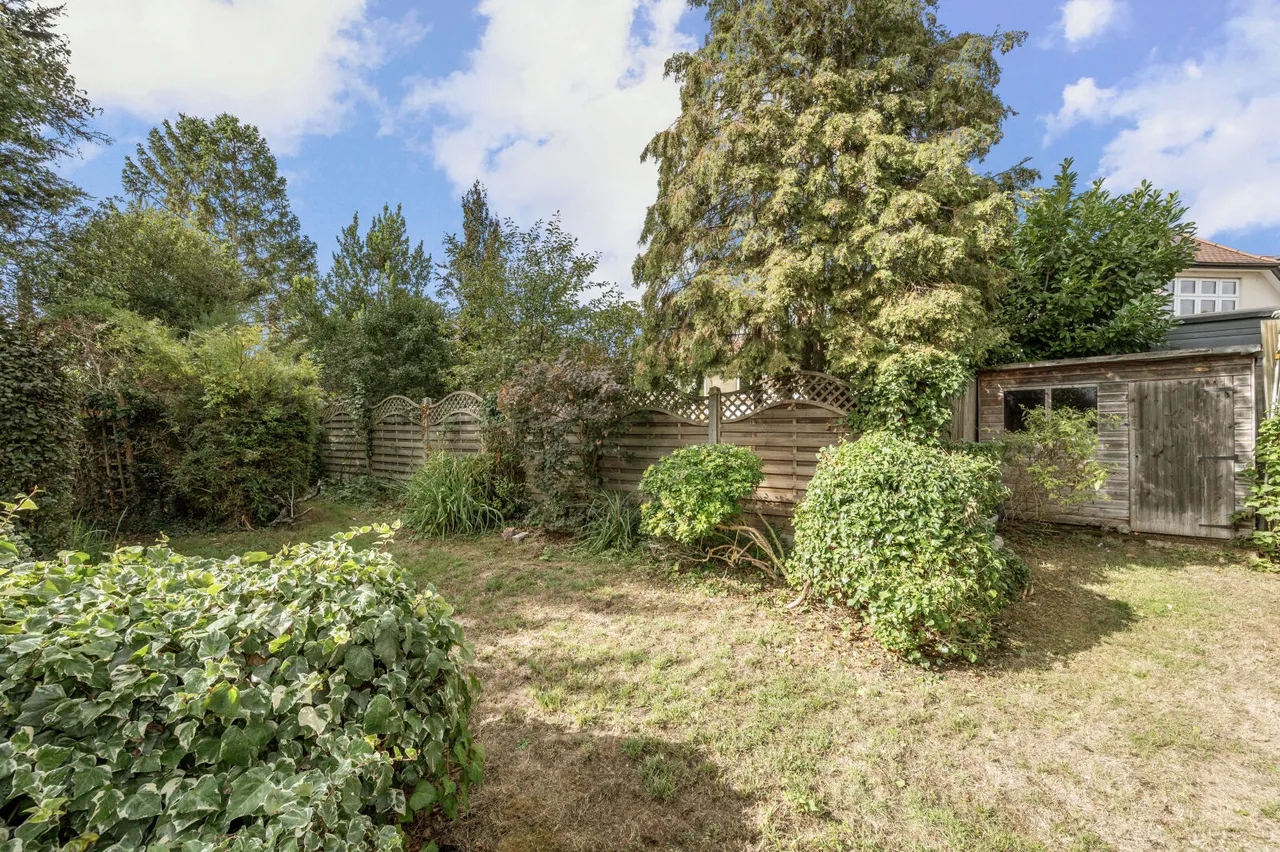 Hook Rise South, Surbiton, KT6, photo 3