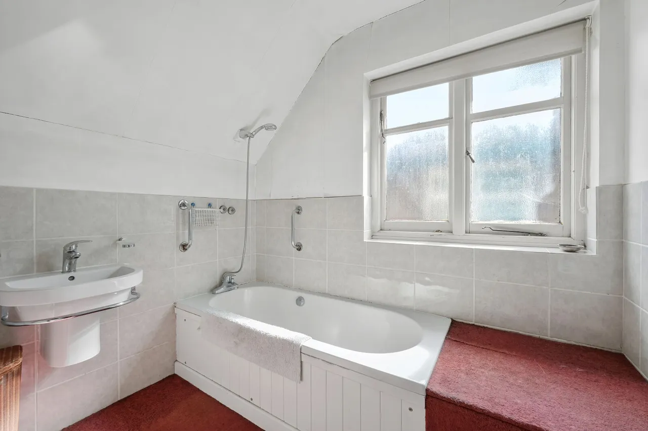 Hook Rise South, Surbiton, KT6, photo 14