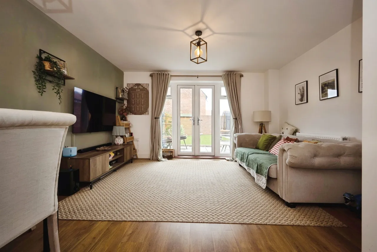Kempster Way, Weston Turville, HP22, photo 3