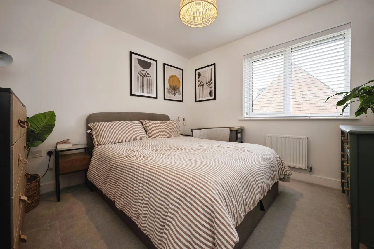 Kempster Way, Weston Turville, HP22, photo 8