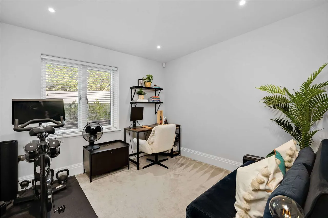 Northdown Lane, Guildford, GU1, photo 6