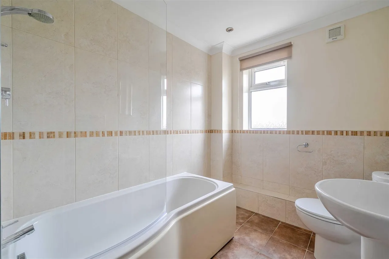 Garstons Close, Titchfield, photo 13