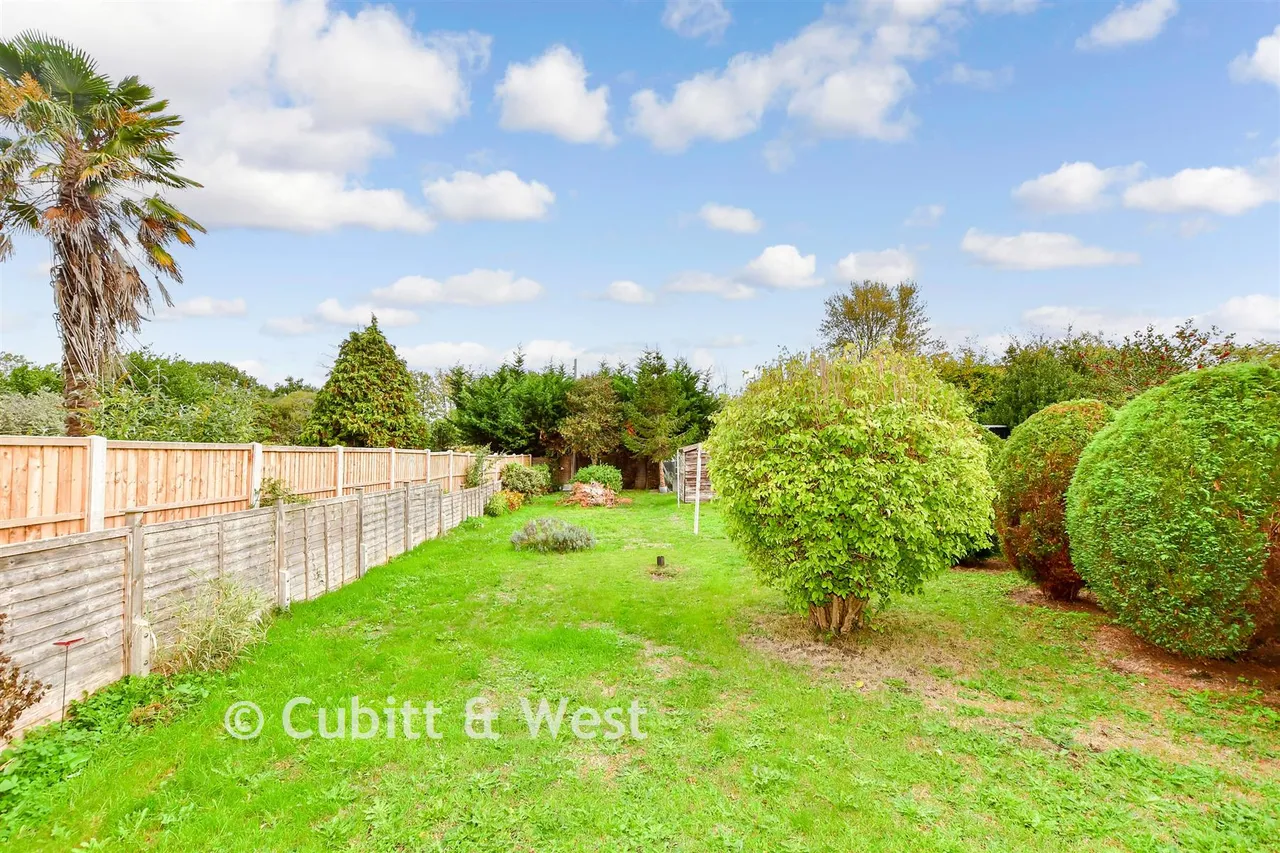 Fletcher Place, North Mundham, PO20, photo 9