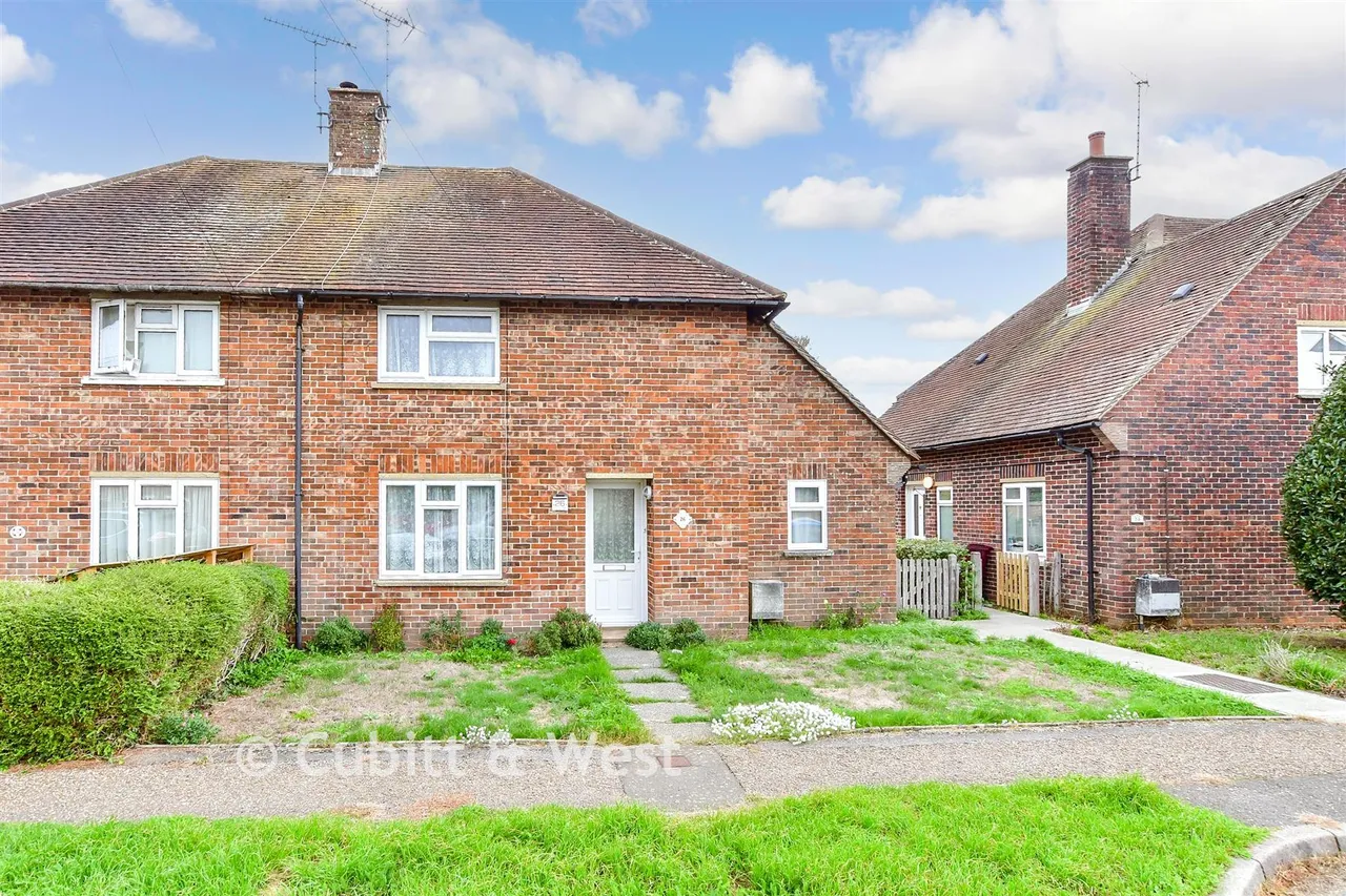 2 bed house for sale, Fletcher Place, North Mundham, PO20