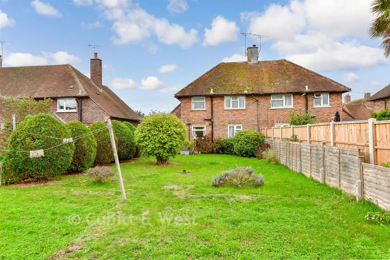 Fletcher Place, North Mundham, PO20, photo 2