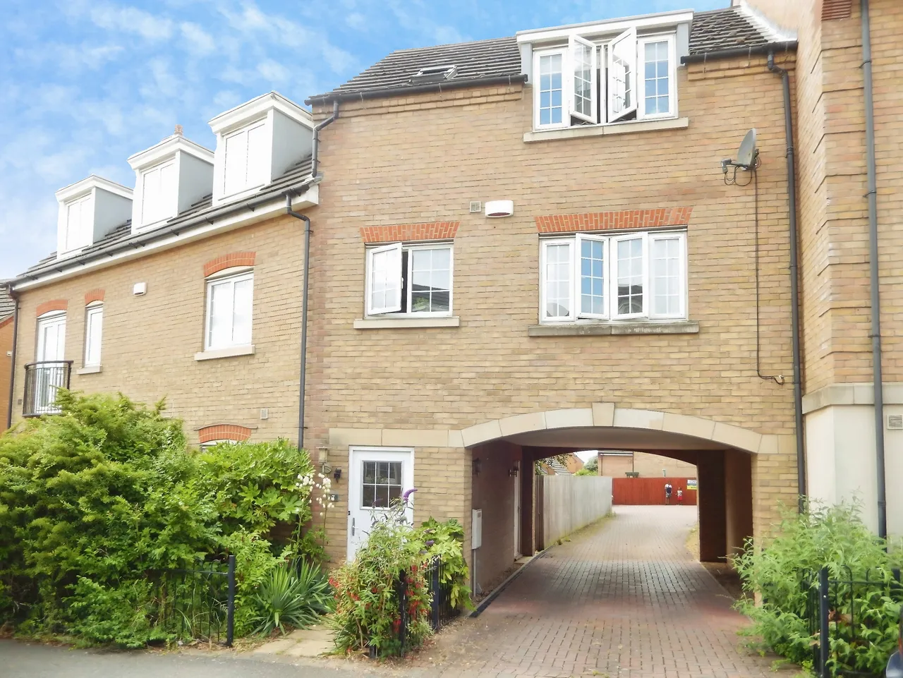 2 bed property to rent, Lady Charlotte Road, Peterborough, PE7