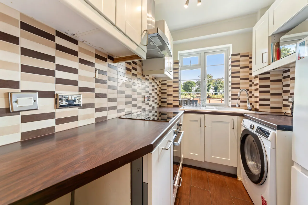 3 bed flat to rent, Chiswick Village, Chiswick, W4