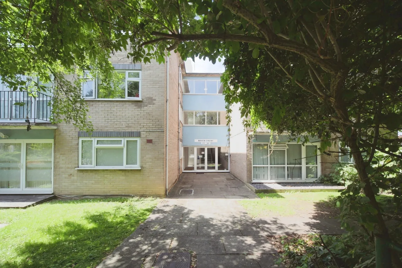 2 bed flat for sale, New Bedford Road, Luton, LU3