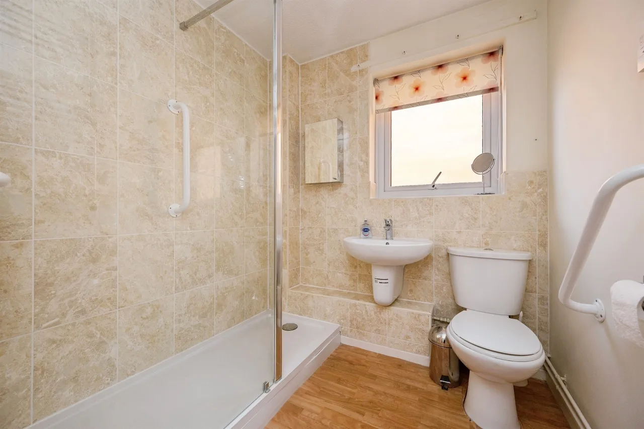 Norbury Court, Allestree, DE22, photo 9