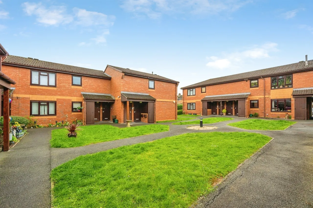 Norbury Court, Allestree, DE22, photo 2