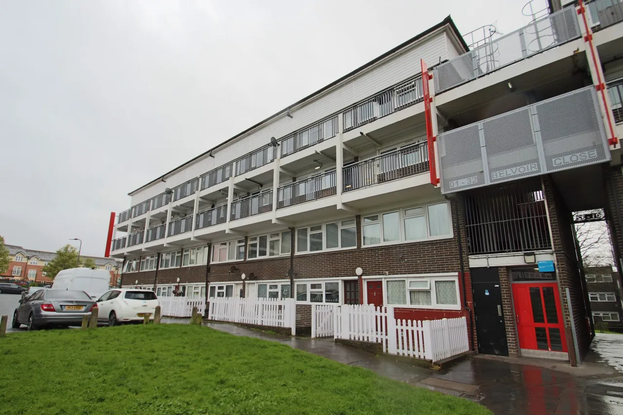 Belvoir Close, London, photo 2