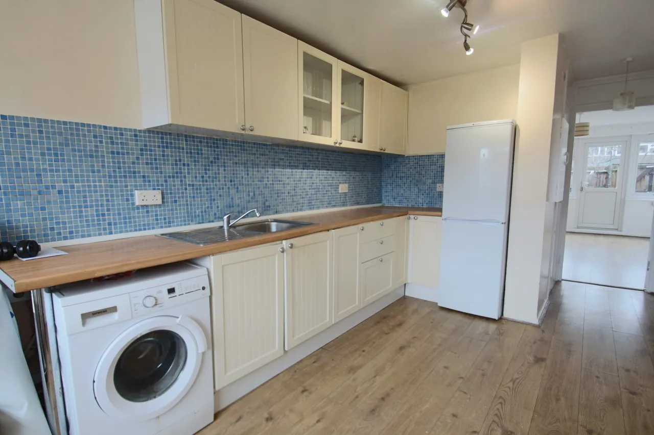 Belvoir Close, London, photo 4