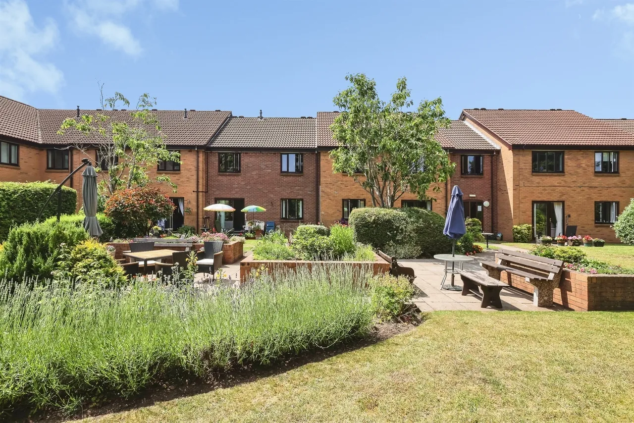 2 bed flat for sale — Glass House Hill, Stourbridge