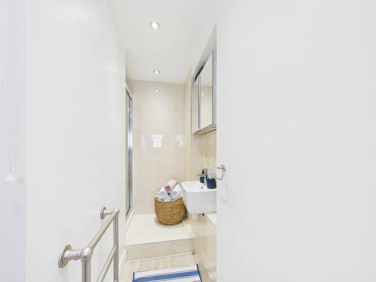 Flat 2, 21 Lansdown Crescent, Cheltenham, GL50 2LF, photo 10