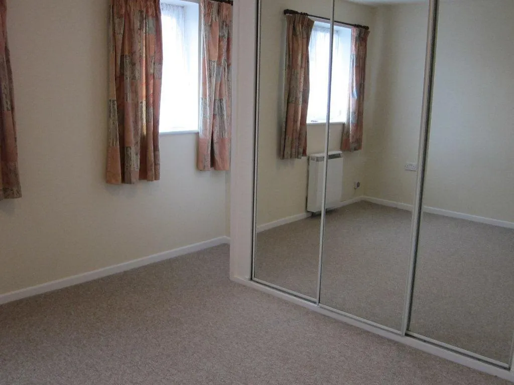 Pond Road, Egham, Surrey, TW20 8BA, photo 6