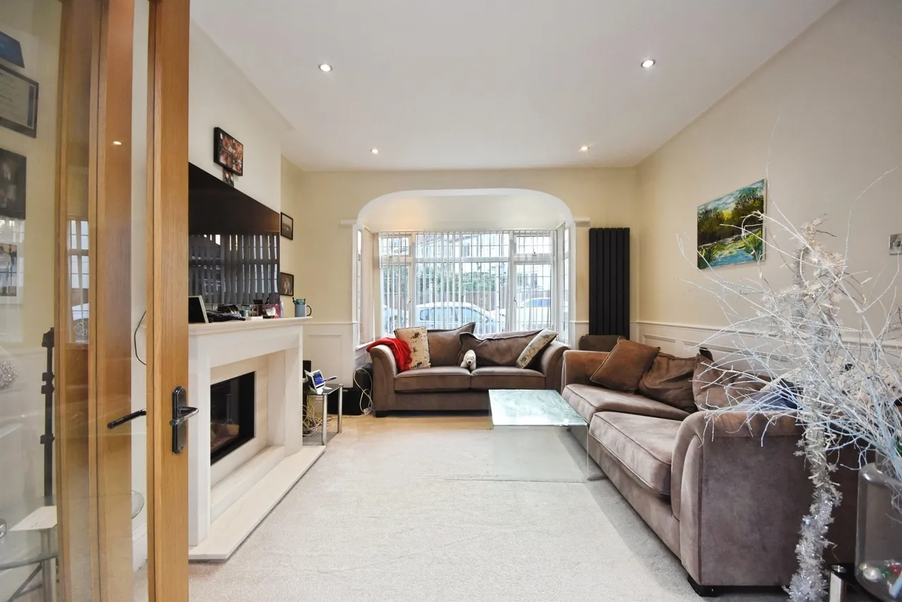 Lodge Avenue, Romford, RM2, photo 5