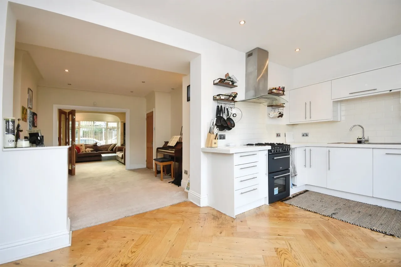 Lodge Avenue, Romford, RM2, photo 9