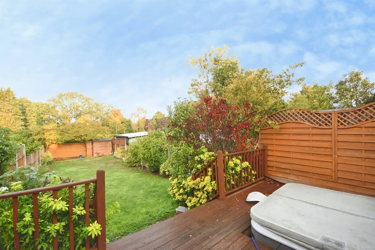 Lodge Avenue, Romford, RM2, photo 19
