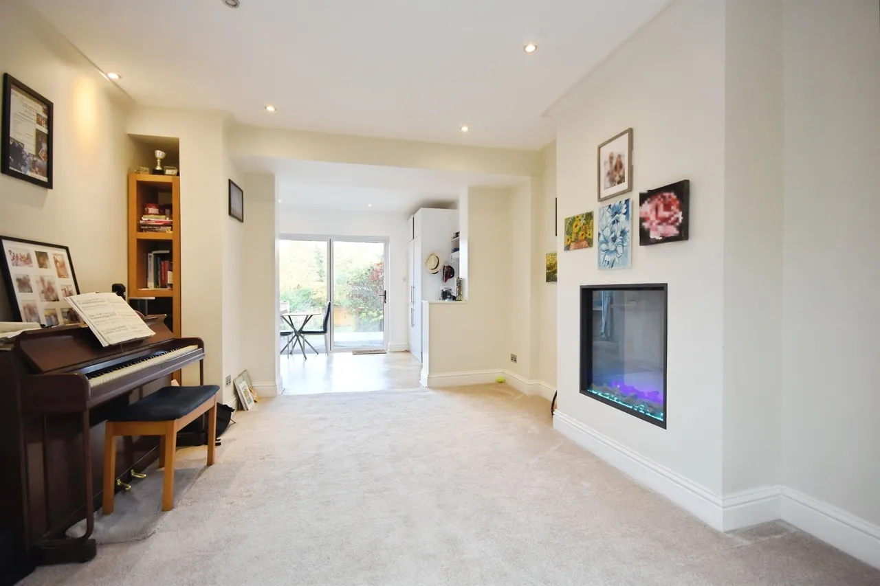 Lodge Avenue, Romford, RM2, photo 7