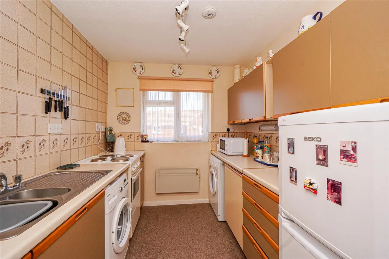Osbern Close, Bexhill-On-Sea, photo 12