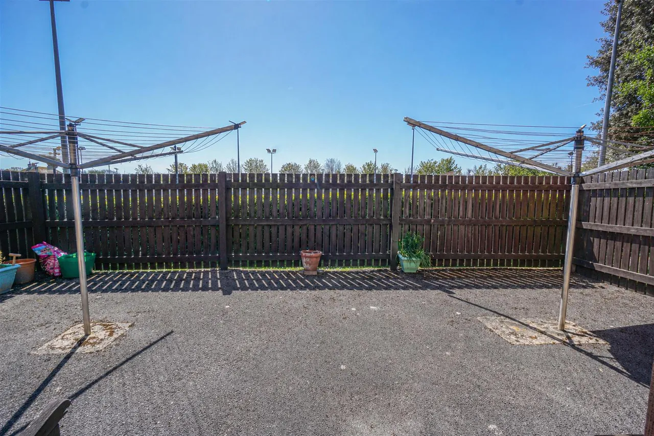 Osbern Close, Bexhill-On-Sea, photo 14