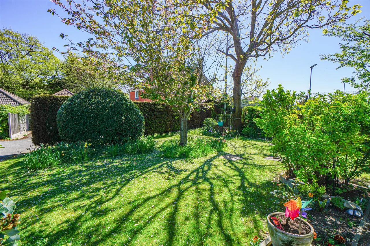 Osbern Close, Bexhill-On-Sea, photo 8