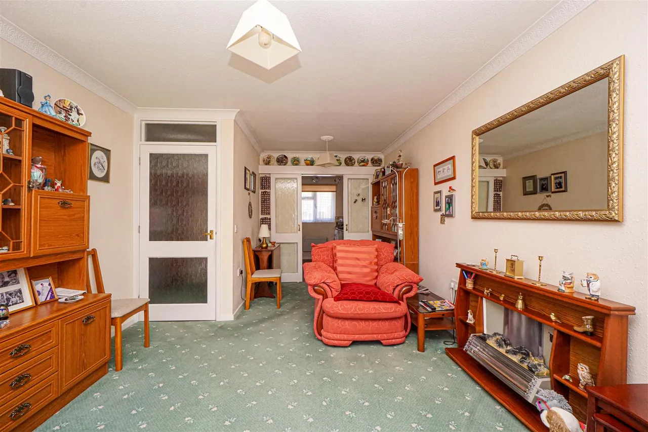 Osbern Close, Bexhill-On-Sea, photo 11