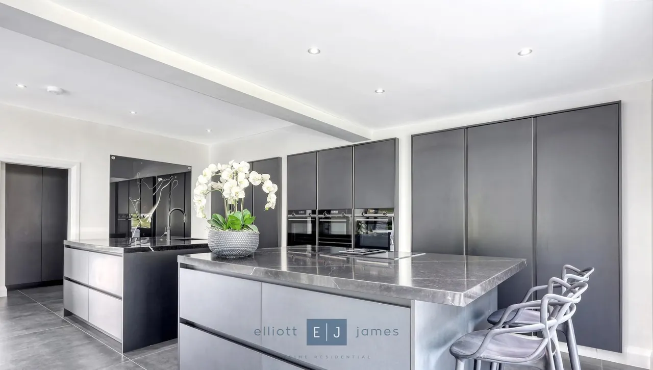 Eleven Acre Rise, Loughton, photo 8