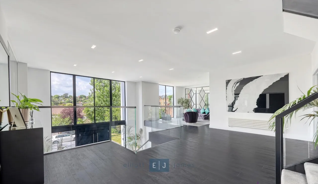 Eleven Acre Rise, Loughton, photo 10