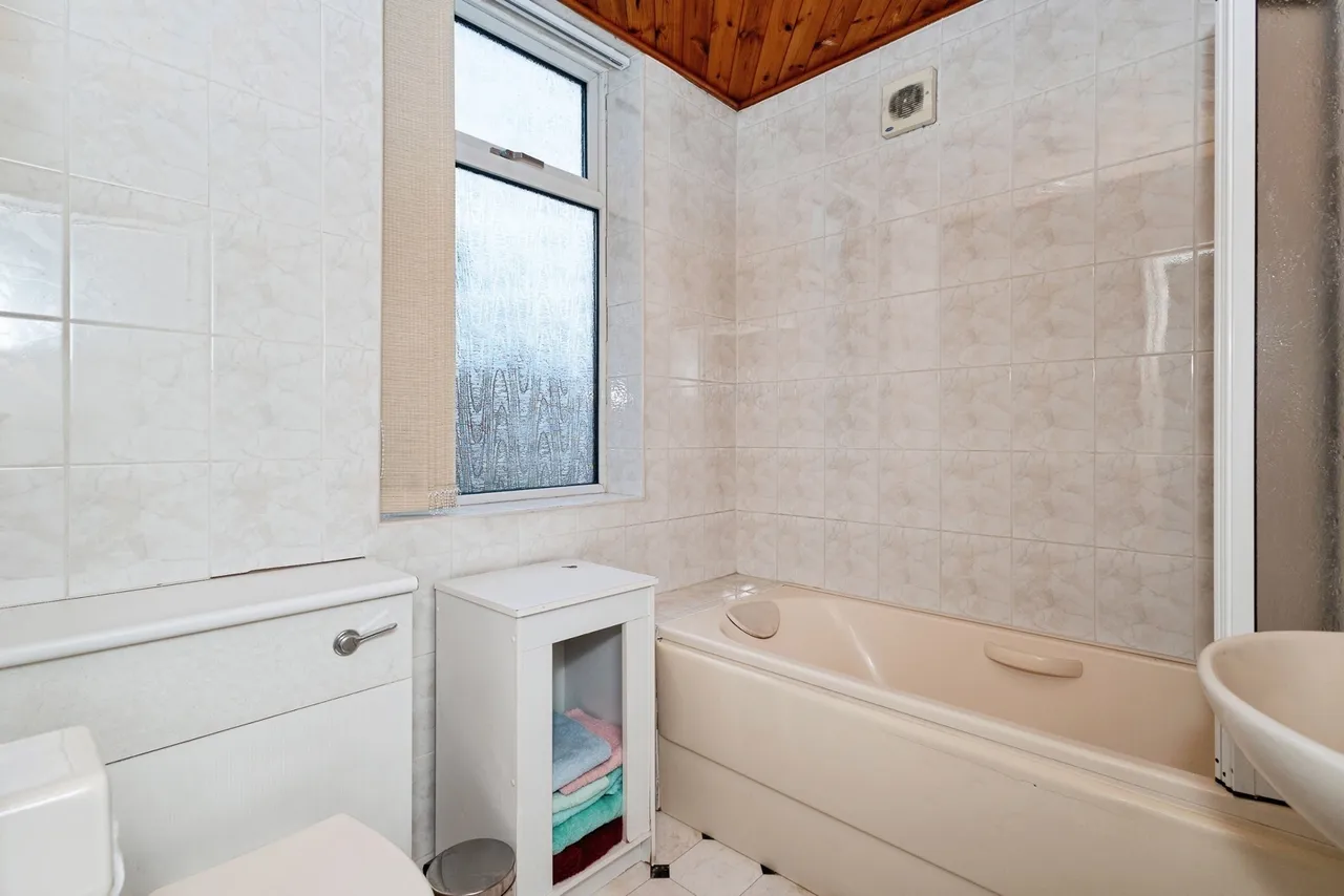 Homestead Crescent, Manchester, Greater Manchester, M19, photo 12
