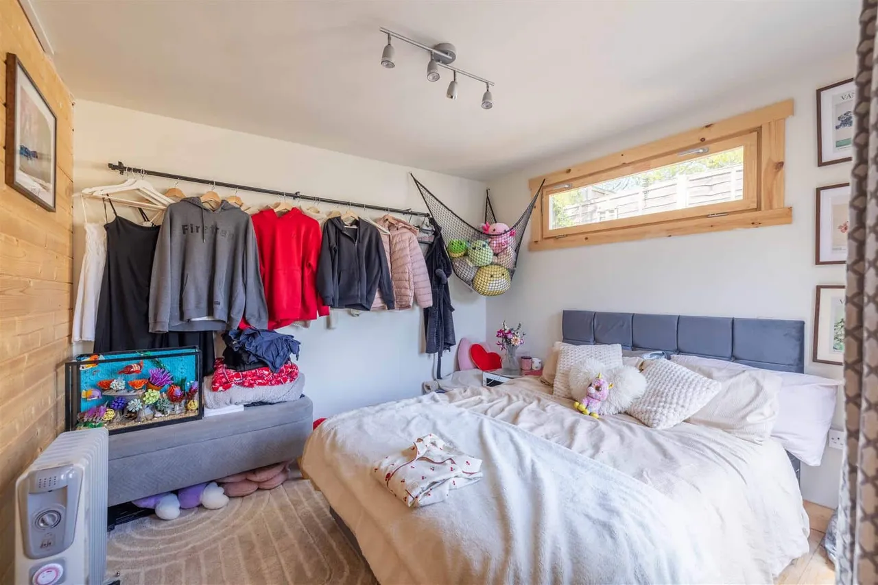 Grove Close, Old Windsor, Windsor, SL4 2LY, photo 28