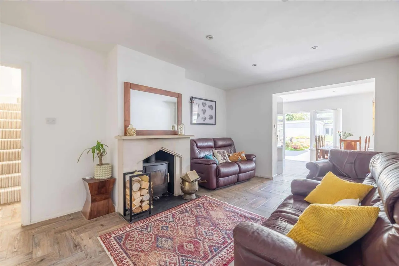 Grove Close, Old Windsor, Windsor, SL4 2LY, photo 4