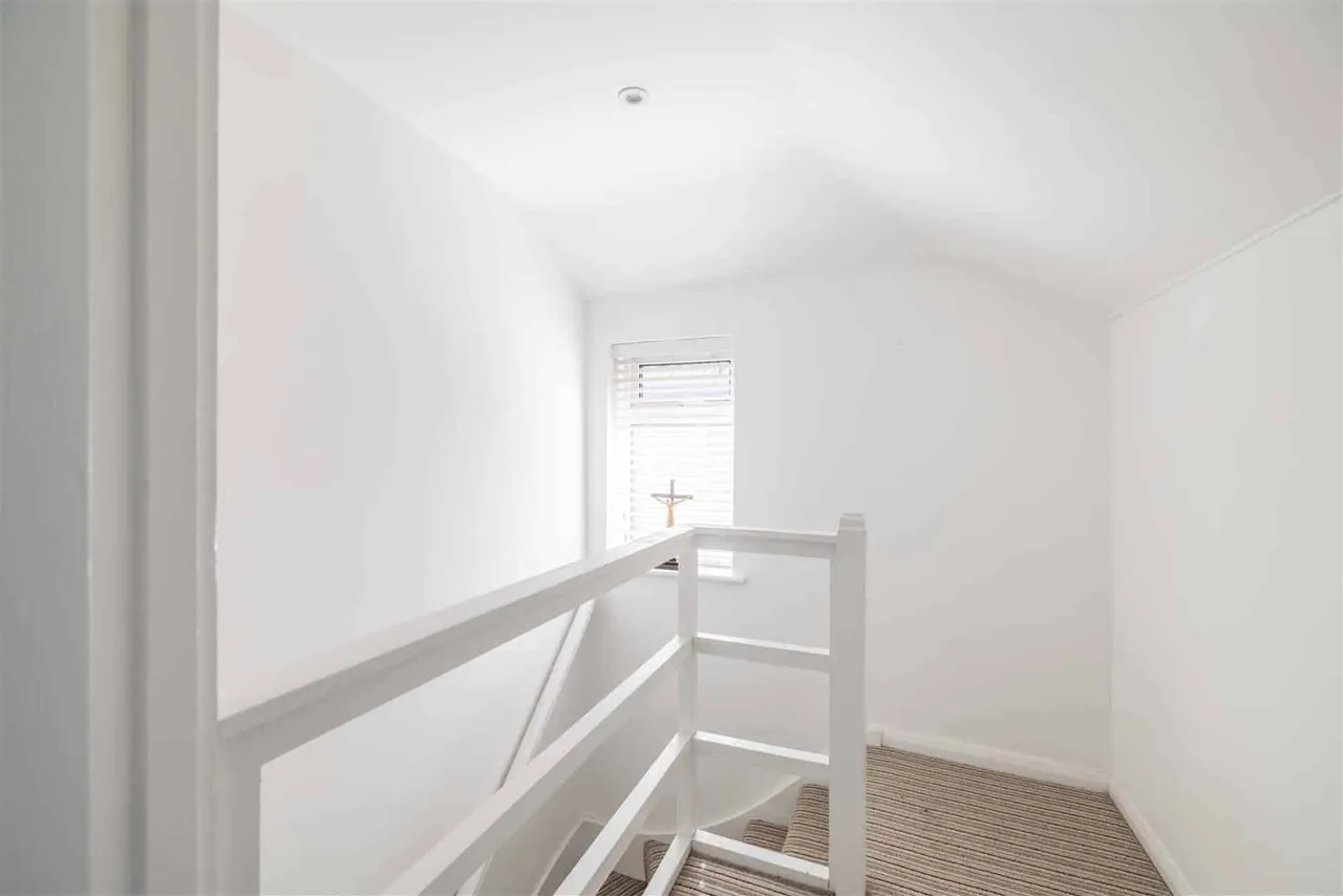 Grove Close, Old Windsor, Windsor, SL4 2LY, photo 14